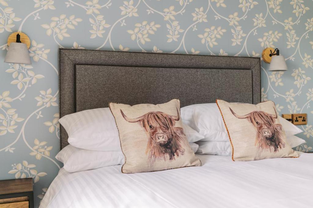Hotel The Blind Bull Little Hucklow Esterno foto