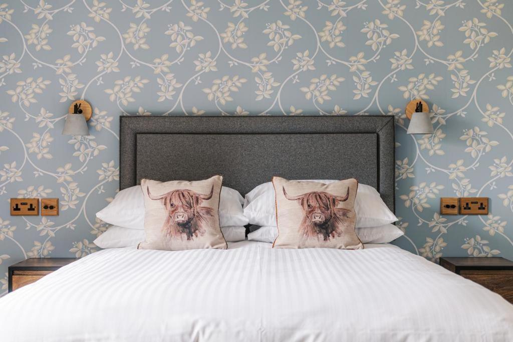 Hotel The Blind Bull Little Hucklow Esterno foto