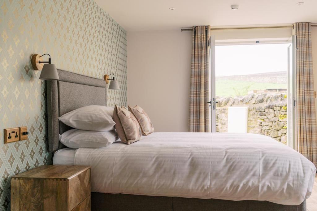 Hotel The Blind Bull Little Hucklow Esterno foto